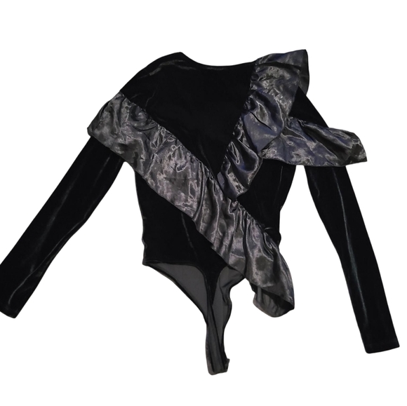 RIVER ISLAND Black Velvet Bodysuit 6 - Picture 6 of 15